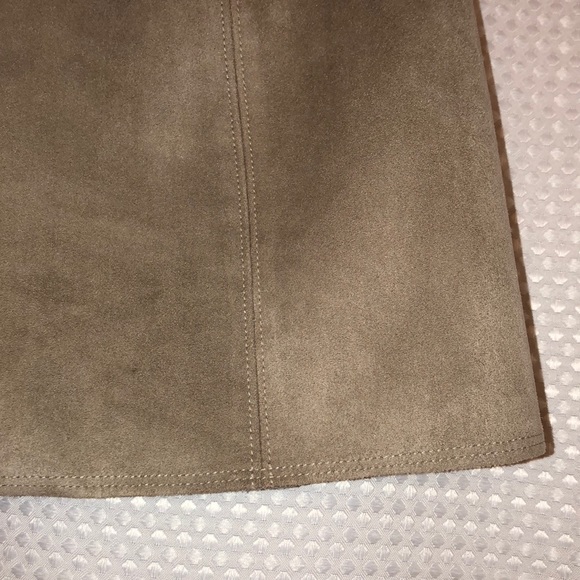 Babaton Suede Skirt - Picture 3 of 4